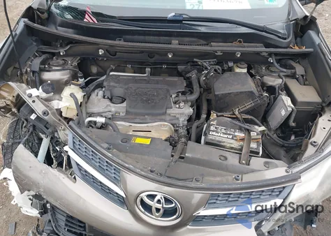 2015 Toyota Rav4 Xle z USA, uszkodzony, nr VIN 2T3RFREV0FW248199